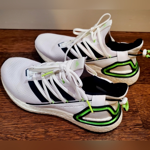 Men's Adidas Continental UltraBoost tennis shoes size 9 - Picture 1 of 11